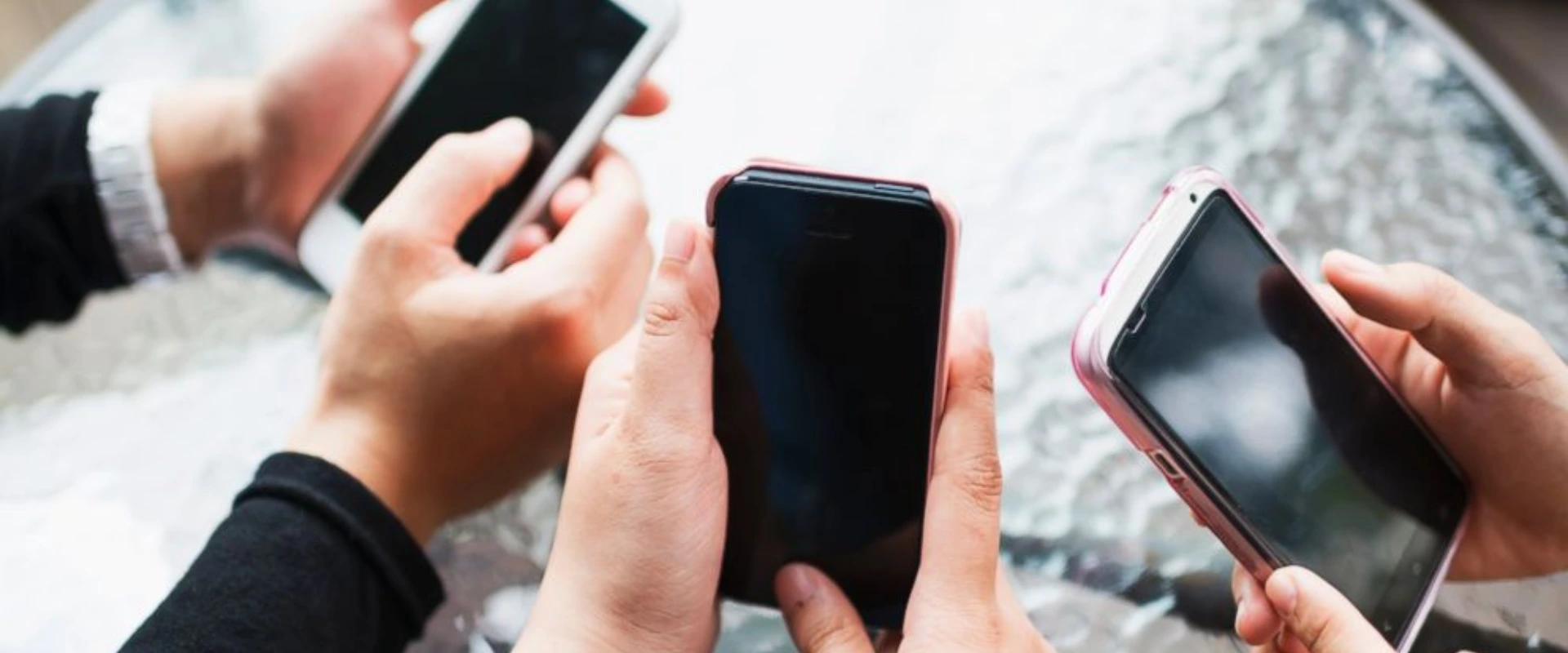 How Does Renting a Cell Phone Work?